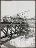 Brobygge av järnvägsbron över Ångermanälven vid Forsmo.