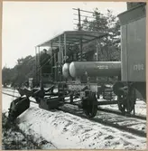 Ballastjusterare i arbete dragen av Statens Järnvägar, SJ C6 1702.