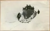 Snöröjning med snöplog.