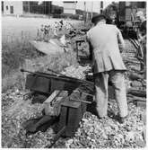 Arbete på växellåda efter tågolycka.