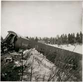 Urspårad vagn från olyckan i Granbo 1956.