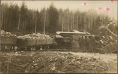 Bredsjö - Dalkarsbergs Järnväg, BDJ lok 5 och BDJ J 285 lastad vagn och BDJ J 250 tomvagn. Tågolycka mellan Dalkarlsberg och Vikersvik april 1912 vid Skrikarhyttan.