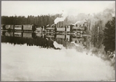 Gävle Dala Järnväg, GDJ tåg kör genom en översvämning i närheten av Falun 1914.