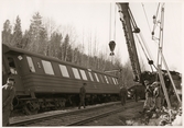 Bärgning av personvagn Statens Järnvägar, SJ BCo7b 3962 med ångkran SJ A2 