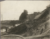 Tågolyckan vid Getå, 1 okotber 1918, där bland annat Statens Järnvägar, SJ F 1200 och ABo3 2466 har rasat nedför slänten.