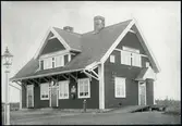 Stationshus vid Lappträsk. Station anlagd 1910. En- och enhalvvånings träbyggnad