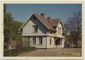 Vy vid Målryd. Station anlagd 1902. enligt ritningar av arkitekt TJ Folcke, Göteborg.Tvåvånings stationshus i trä. Expeditionslokaler och väntsal moderniserades 1942-43. Mekanisk växelförregling