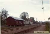 Vy över Hovslätt Station. Byggn-år 1894, Sj tog över 1945.