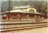 Skrevs tidigare PARTILLED. Stationen anlades 1856. .
Nytt stationshus 1901