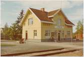 Trafikplats anlagd 1910. En och en halv vånings putsat stationshus. 
VGJ , Västergötland - Göteborgs Järnväg