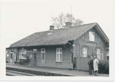 Skrevs tidigare REFTELED. Tidigare REFTELE NEDRE och ÖLMESTAD. Station anlagd 1877. Envånings stationshus i tegel. Bostaden renoverades 1939. Första stationshuset envånings i tegel, 1901 nytt stationshus, ombyggt 1938. Öppnad 1877-09-01. Biljettförsäljningen nedlagd och stationen i praktiken obemannad . Namnändring från ÖLMESTAD 1885-05-15 
Reftele hus 1