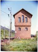 Vattentornet i Skorped byggdes år 1908 och vattnet till tornet togs från en tjärn på berget ovanför via gjutjärnsrör genom självtryck