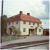 Trafikplats anlagd 1913. Tvåvånings stationshus i trä.