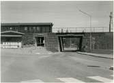 Viadukten för Hamra Järnväg under stambanan vid Tullinge station.