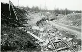 Väganläggning Djupadal. Decauvillespår, de färdiga rälslängder användes som provisoriska banor för banarbetsfordon.