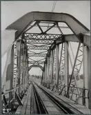 Upphängningsanordning för elektrisk ledning i  spannen til Kalixforsbron.