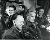 Engelska krigsfångar som befinner sig på tåget frånTrelleborg, för vidare transport till Göteborg.