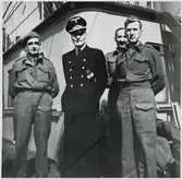 Officerare ombord på tågfärja.