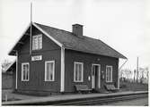 Dala station.
Persontrafiken lades ner 28 maj 1961.
Bandelen lades ner 1 sep 1967.