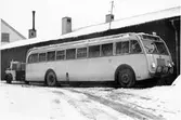 Statens Järnvägar, SJ buss 1219 med gengasaggregat. SJ släpvagn 6645.