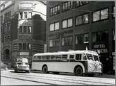 Statens Järnvägar, SJ buss 1882 på Vasagatan i Stockholm nära Posthuset.