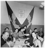 Statens Järnvägar, SJ Tryckeri i Tomteboda firar 30 års jubileum. Personalen från biljett- och blankettkontoret.