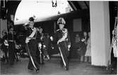 Konung Fredrik IX och Kronprins Gustav VI Adolf på Stationen i Stockholm.