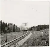 Ett ånglok frånTrafikaktiebolaget Grängesberg – Oxelösunds Järnvägar, TGOJ, på linjen.