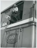 Trafikaktiebolaget Grängesberg–Oxelösunds Järnvägar, TGOJ V 807 med lokförare.