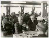 Måltid på fartyg vid invigningen av ny massagodshamn i Oxelösund.