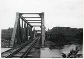 Järnvägsbro över Göta älv vid Vargön sett mot Uddevalla.