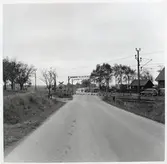 Nedfällda bommar vid järnvägskorsningen i Skytts Vemmerlöv.