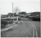 Järnvägsövergång vid Ljungaskog, på sträckan mellan Örkelljunga och Eket.