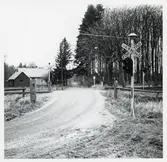 Järnvägsövergång i Stavröd på linjen mellan Kungshult och Eslöv.