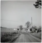 Järnvägsövergång vid Gyllebosjö, på sträckan mellan S:t Olof och Gyllebo.