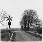 Järnvägsövergång vid Klastorp, på sträckan mellan Gärsnäs och Östra Tommarp.