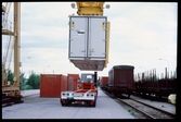 Lastning av SJ container 1239518 till ett lastbilssläp.