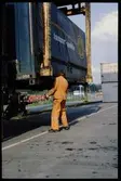 Lastning/lossning med containerkran.
