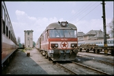 Motorvagnståg vid Kaposvár station i Ungern. Magyar Államvasutak, MÁV MDa 3023.