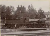 Oxelösund - Flen - Västmanlands Järnvägar, OFWJ K 16 på vändskivan i Oxelösund 1894.
