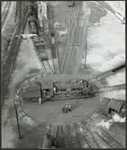 Trafikaktiebolaget Grängesberg - Oxelösunds Järnvägar, TGOJ M3t 73 på vändskivan och TGOJ S3 91 till höger, Eskilstuna C.