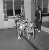 Småbarnsgymnastik.
16 september 1958.