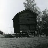 Härbre från sent 1700-tal på gården 