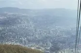 Utsikt över Caracas, från linbanekorg