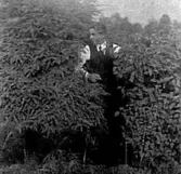 GRABBEN HENRIK JOHANSSON STÅR I EN HÄCK


Tillv.tid: 1945
Övriga nr: 
Repro nr: 
Registrator: HABDATA

RealNr: 883     Motiv_spec: UNGDOM

Proviens
Kod: 10
Yrke: Namn: KARLSSON ANDERS
Land: 
Län: 16
Kommun: 
Stad: GÖTLUNDA
By: 
Gård: 
Fastighet: HAGEN
Adress: 


Proviens
Kod: 81
Yrke: Namn: SKÖVDE MUSEUM
Land: 
Län: 16
Kommun: 
Stad: SKÖVDE
By: 
Gård: 
Fastighet: 
Adress: 


Proviens
Kod: 21
Yrke: Namn: JOHANSSON HENRIK
Land: 
Län: 16
Kommun: 
Stad: GÖTLUNDA
By: 
Gård: 
Fastighet: HAGEN
Adress: