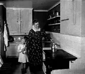 Johanna-Fia med sondottern Barbro, Revsten, Rudskoga.