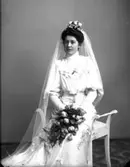 Brudporträtt av Wilhelm Ranchs hustru Agnes.