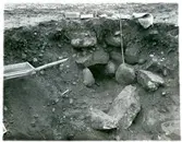 Badelunda sn, Tibble.
Utgrävning, fornlämning. 1922.