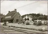 Vagnhärad station och busshållplats.