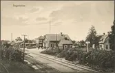 Järnvägsstationen i Äng med snickerifabriken i bakgrunden.